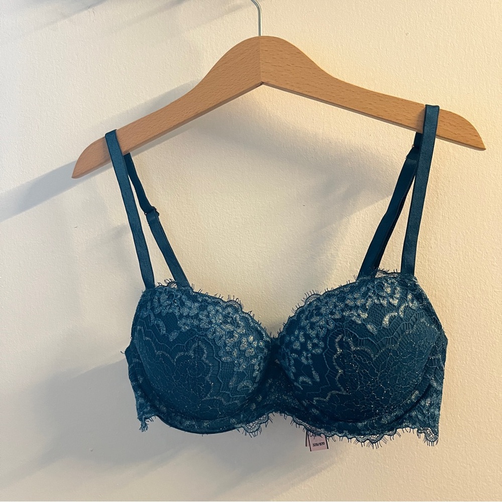 Victoria’s Secret Green and Gold Lace Bra 34C